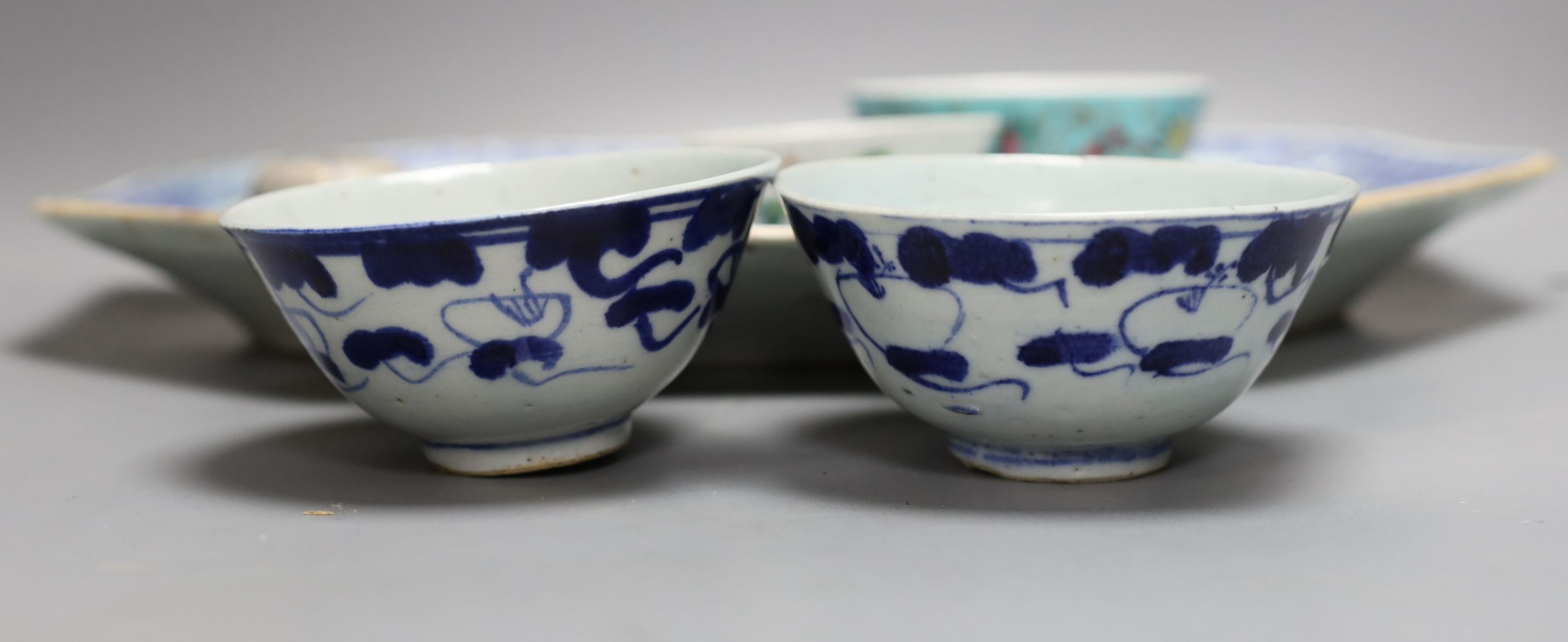A 15th century Annamese blue and white box and cover, an 18th century Chinese blue and white dish and other Chinese ceramics (7)